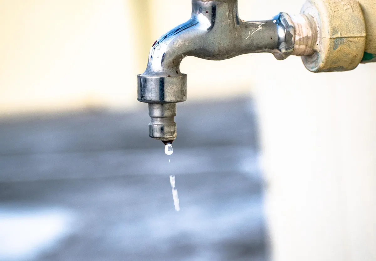 Dlaczego bateria prysznicowa grohe cieknie po zamknięciu mimo nowej