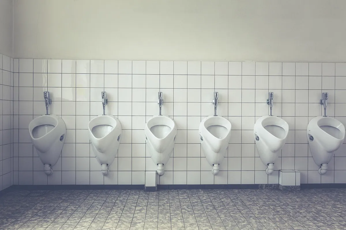 Dlaczego spłuczka wc nie napełnia się wodą po spuszczeniu mimo wyreg